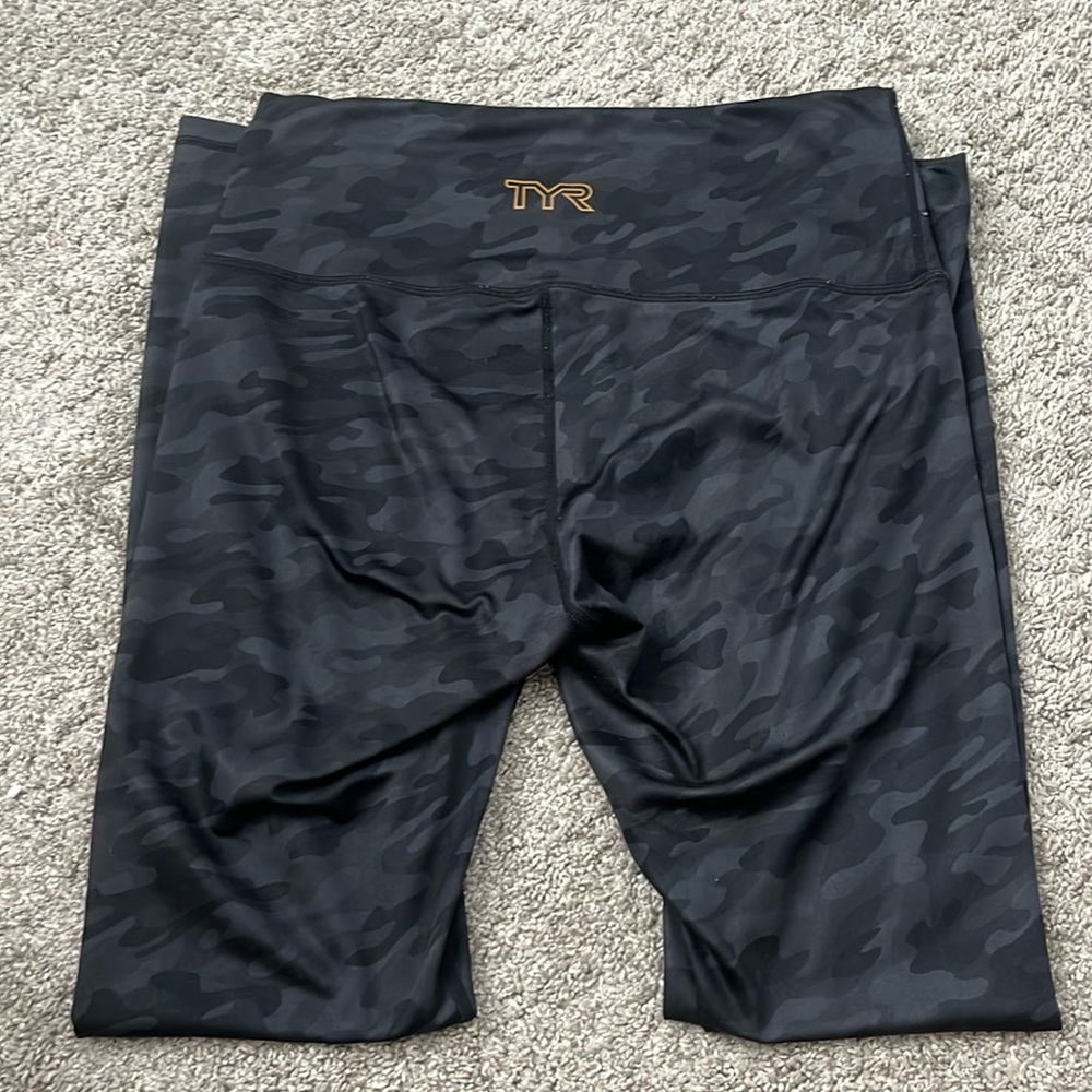 TYR camo leggings